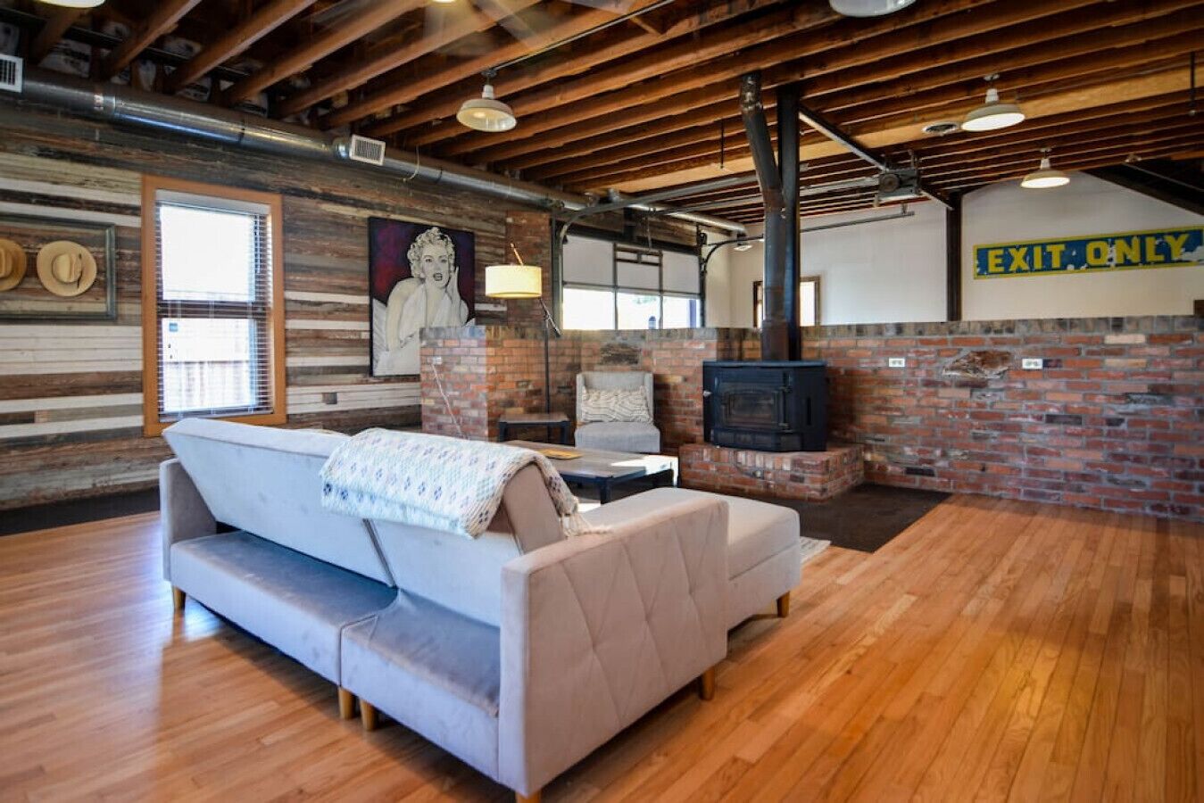 Historic Firehouse - 1BR/1BA - Great Views