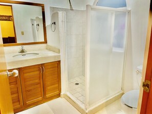 Villa, 3 habitaciones, balcón, vista al jardín | Baño | Toallas