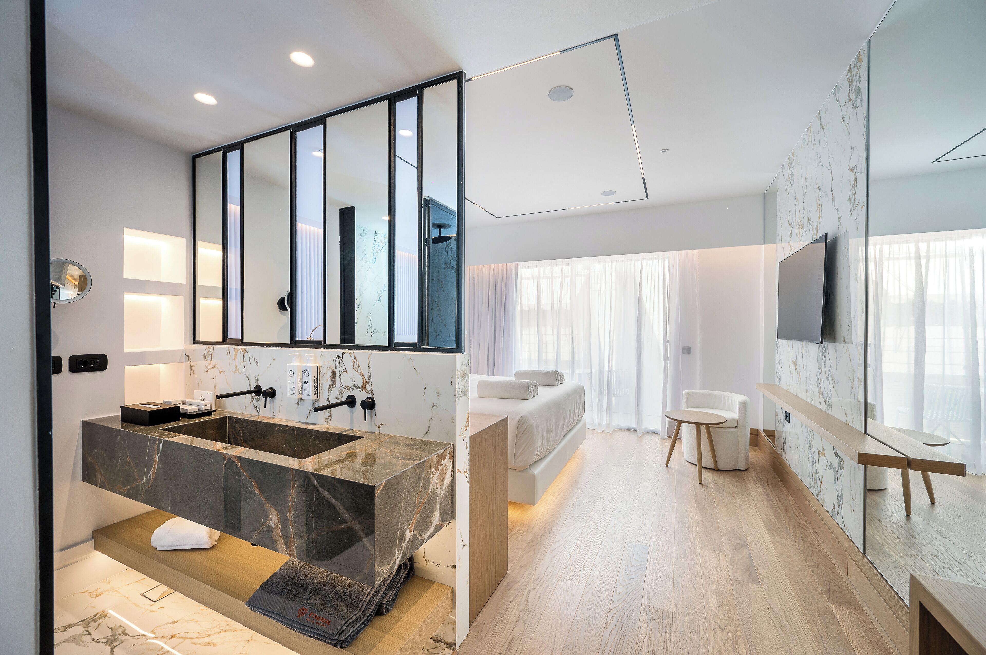 Junior Suite | Minibar, caja de seguridad en la habitación y cortinas blackout 