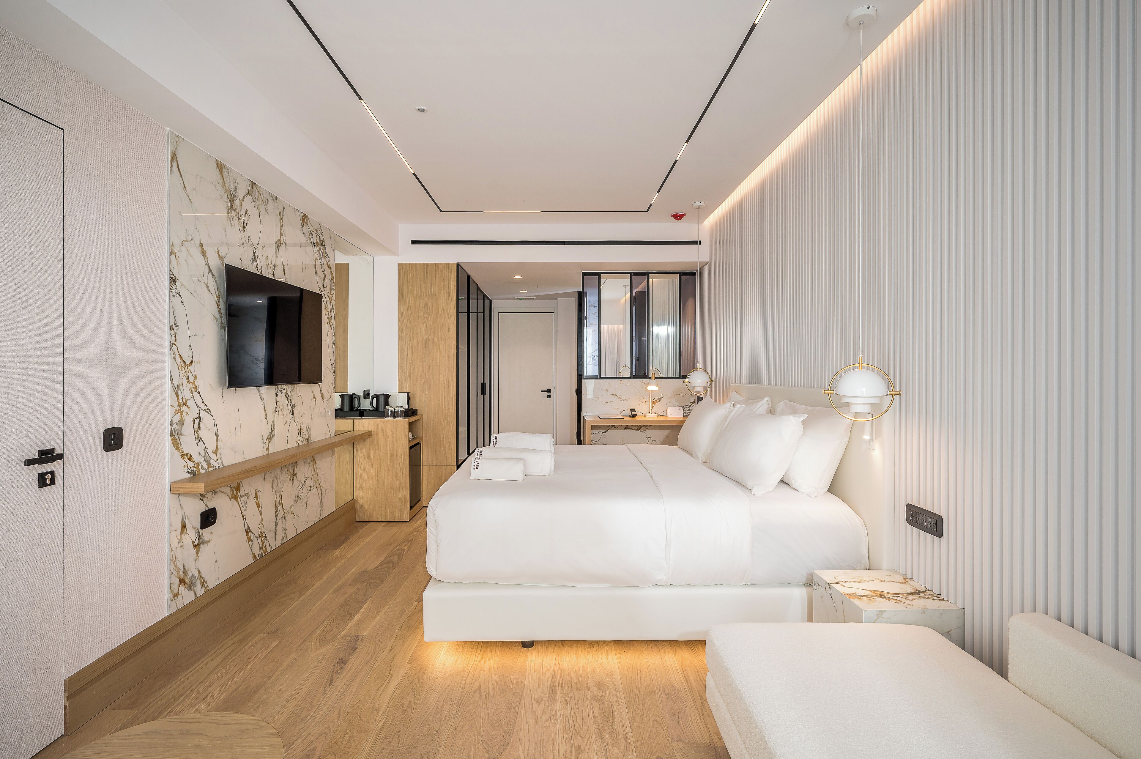 Minibar, coffres-forts dans les chambres, rideaux occultants