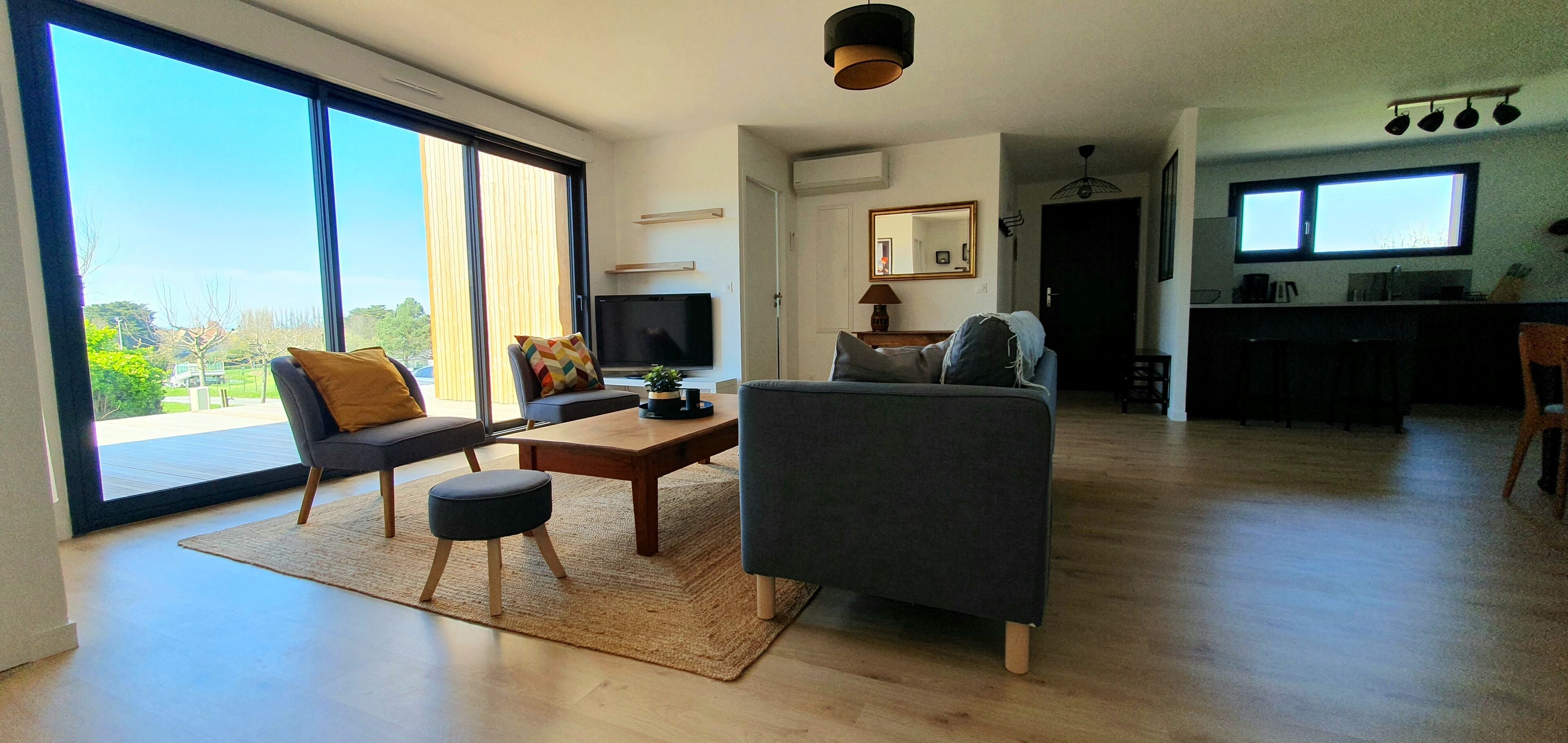 Comfortable house 1.5 km from the beach