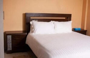 Luxury Villa | Desk, laptop workspace, free WiFi - Kilifi Luxury Apartments by CHH (Kilifi)