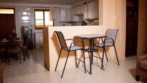 Ảnh chưa phân loại, 4 trong số 33 ảnh, nút