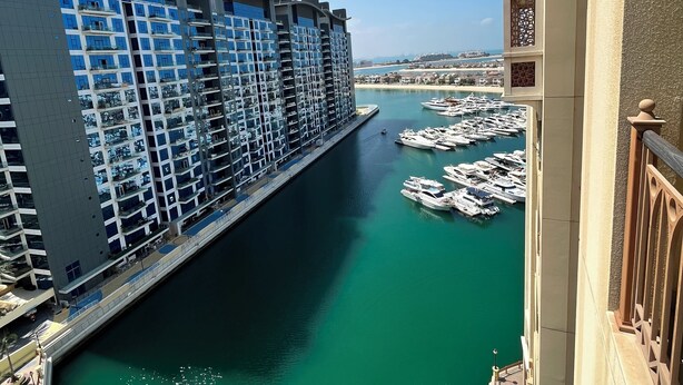 Exclusive Apartment | Balcony - Marina Residence 1004 (Dubai)