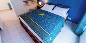 1 bedroom, desk, WiFi, bed sheets - Dive into a peaceful serene part of yourself (Fumba Town)