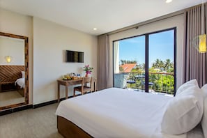 1 bedroom, desk, laptop workspace, free WiFi