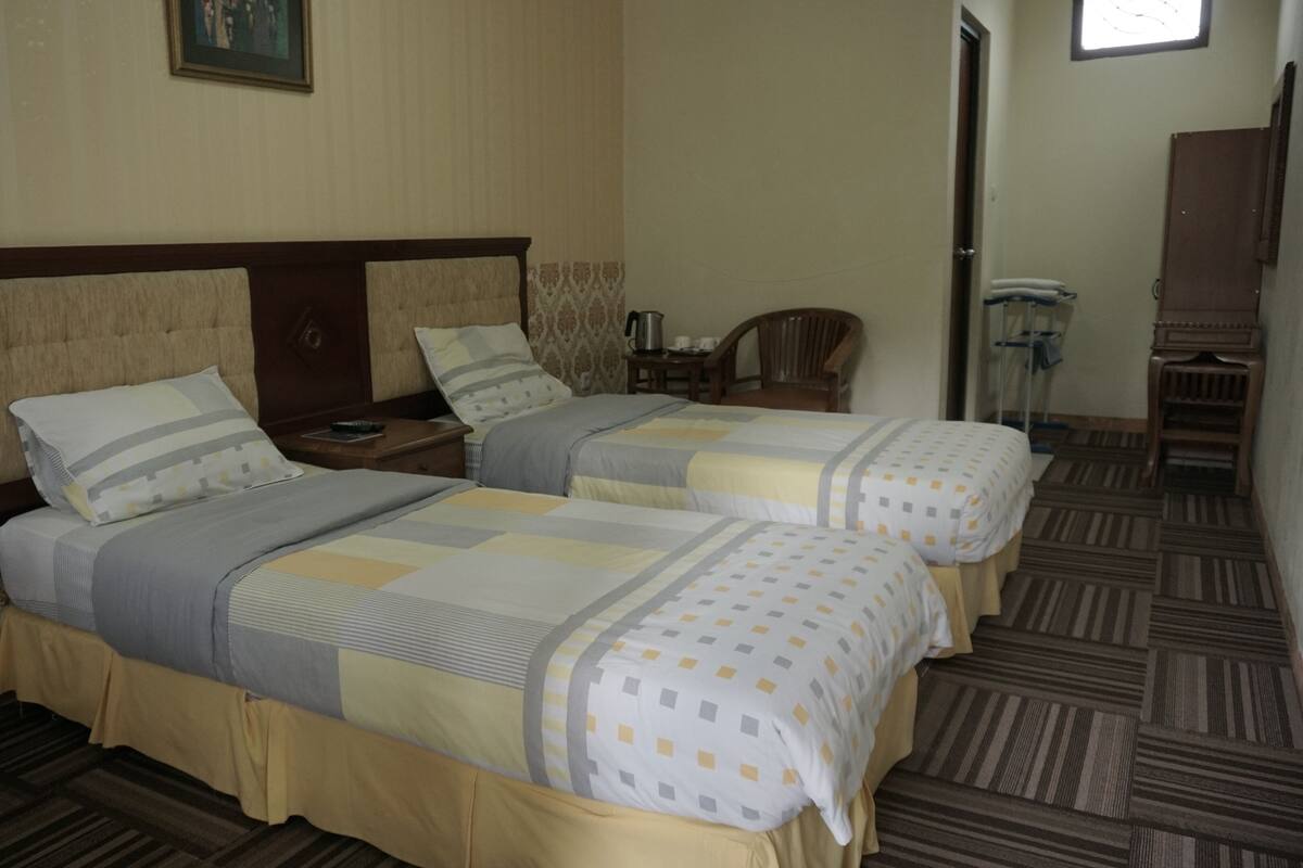 Habitación básica con 1 cama matrimonial o 2 individuales | 1 habitación y wifi gratis
