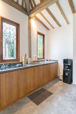 Villa, 2 chambres | Cuisine partagée | Réfrigérateur