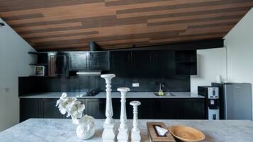 Villa, 2 Bedrooms | Private kitchen | Fridge