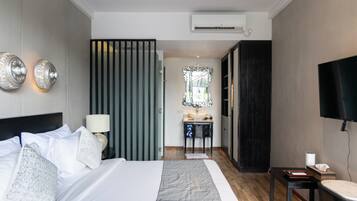 Villa, 2 Bedrooms | 2 bedrooms, in-room safe, desk, free WiFi