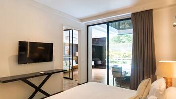 3 bedrooms, desk, free WiFi, bed sheets