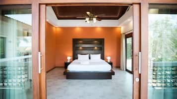 4 bedrooms, in-room safe, desk, iron/ironing board