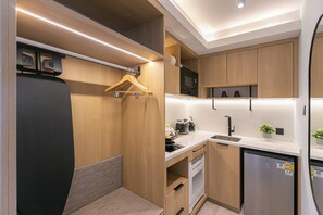 Refrigerador, microondas, tetera/pava eléctrica