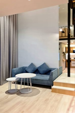 SACHA LOFTS | Living area