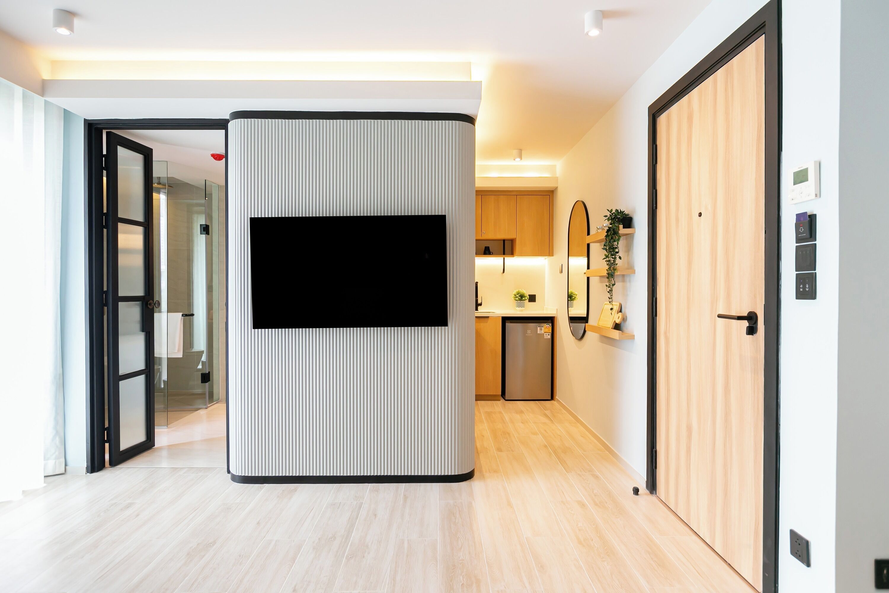 SACHA STUDIO XL- Twin | 高档床上用品、办公桌、遮光窗帘、免费 WiFi