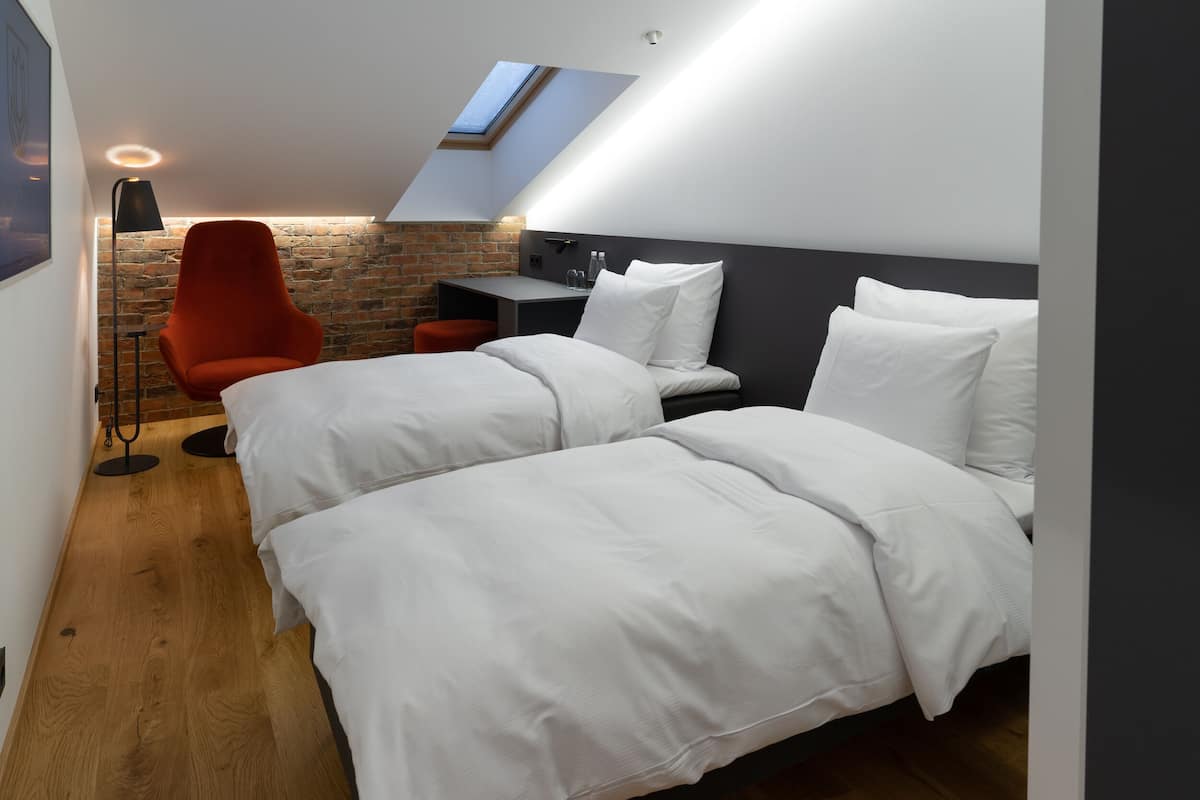 Superior Twin Room | Desk, laptop workspace, free WiFi, bed sheets