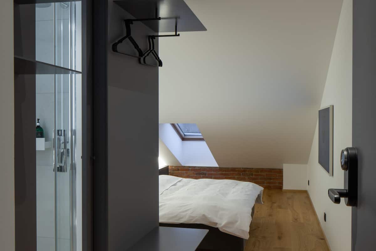 City Double Room | Desk, laptop workspace, free WiFi, bed sheets