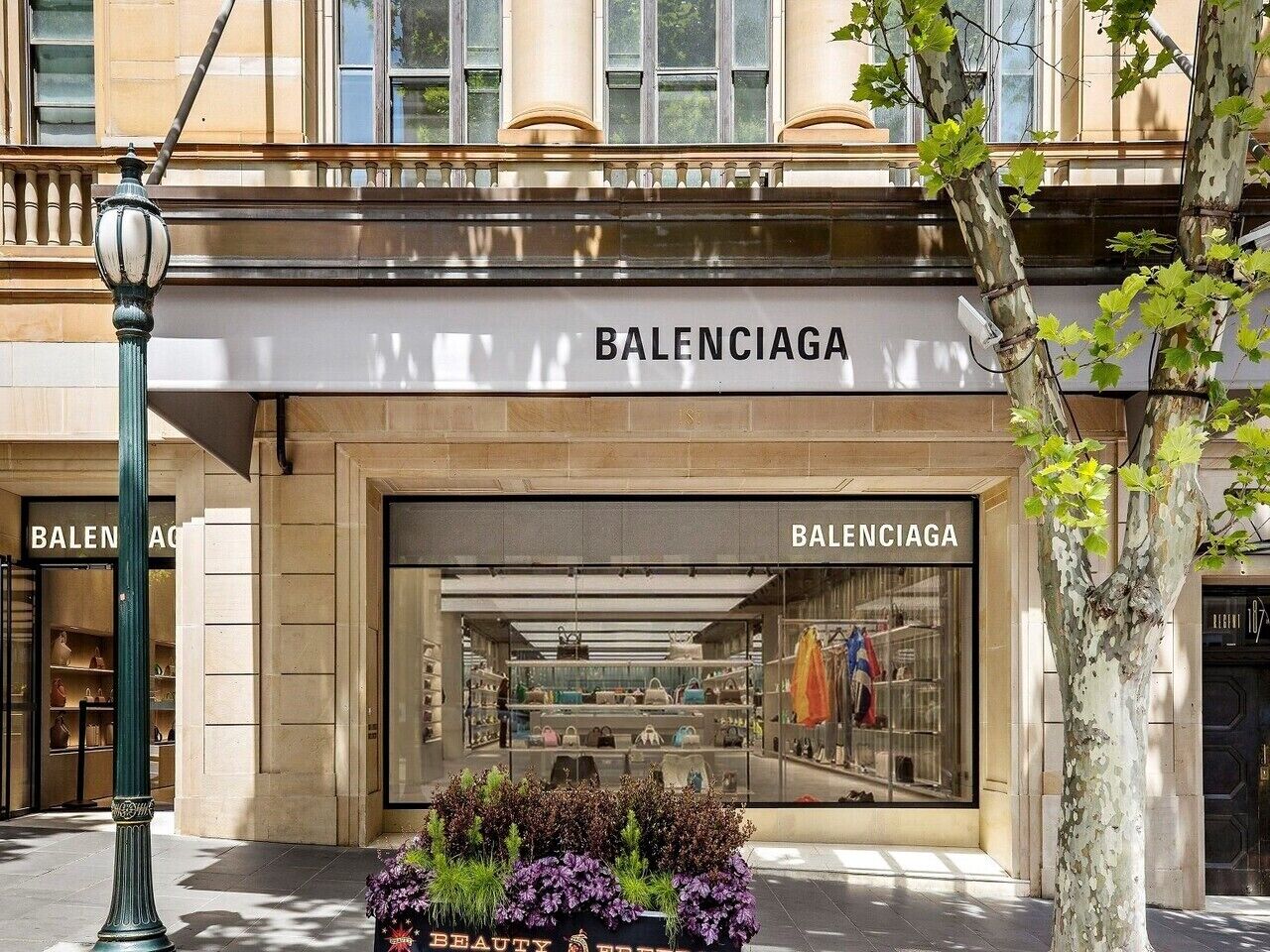 Melbourne Collins Street Heritage Gem by the Regent Theatre