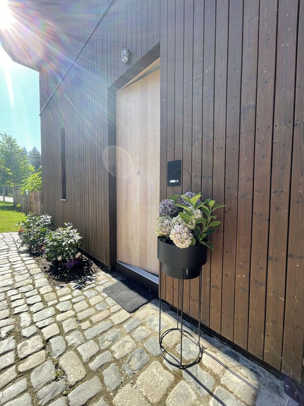 Exterior detail - New vacation cottage in the idyllic Ilz valley. 5 minutes to Passau (Salzweg)