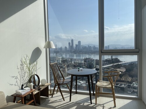 Amazing river view! best place to travel Seoul :)