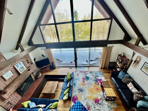 Less the 1 mile to Bromley!