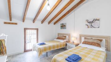 3 bedrooms, free WiFi, bed sheets