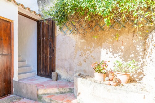 Vakantiehuis 'La Cambra De La Clau' met uitzicht op de bergen, privéterras en Wi-Fi