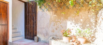 Holiday Home 'La Cambra De La Clau' with Mountain View, Private Terrace and Wi-Fi