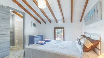 3 quartos, Wi-Fi de cortesia, roupa de cama