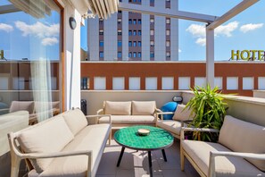 Terrace/patio - Apartment 'Window On The Sea' with Sea View, Wi-Fi and Air Conditioning (Olbia)