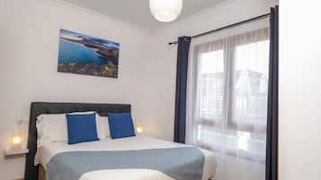 5 bedrooms, iron/ironing board, free WiFi, bed sheets