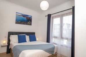 5 bedrooms, iron/ironing board, free WiFi, bed sheets