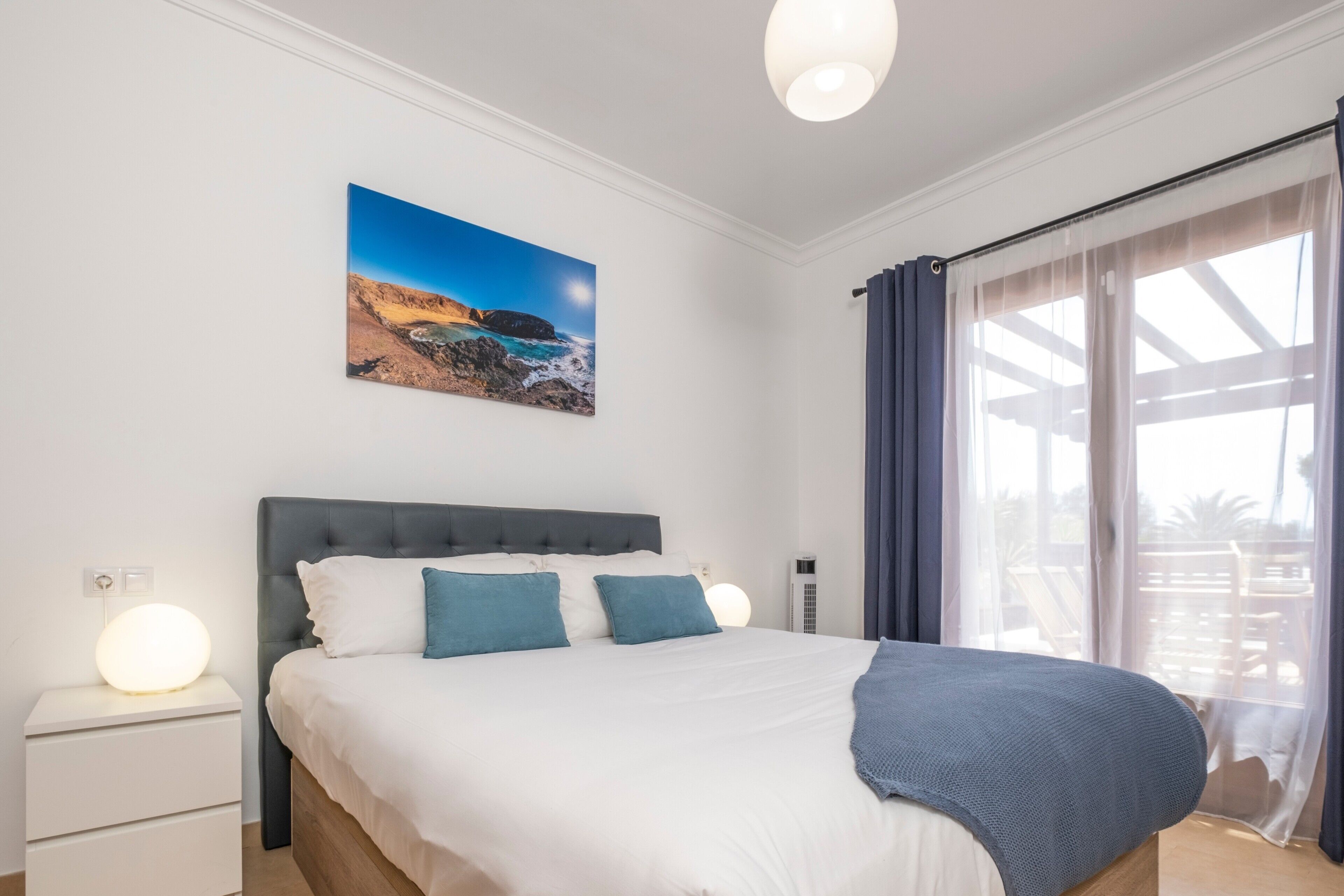5 bedrooms, iron/ironing board, WiFi (free), bed sheets