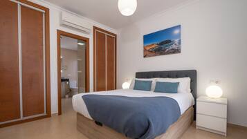 5 Schlafzimmer, Bügeleisen/Bügelbrett, kostenloses WLAN, Bettwäsche