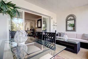 TV, fireplace, DVD player