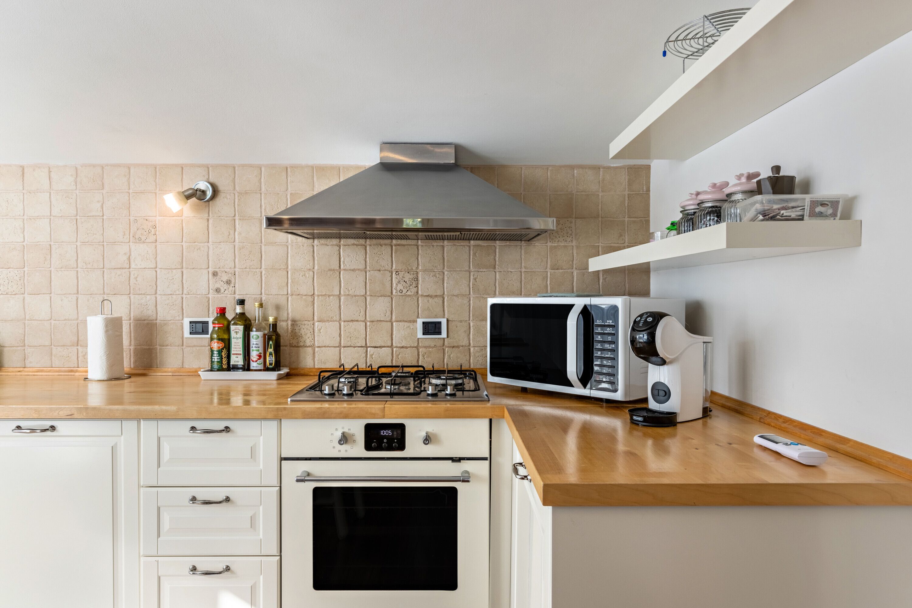 Villa Magnolia con piscina condivisa, Wi-Fi e aria condizionata