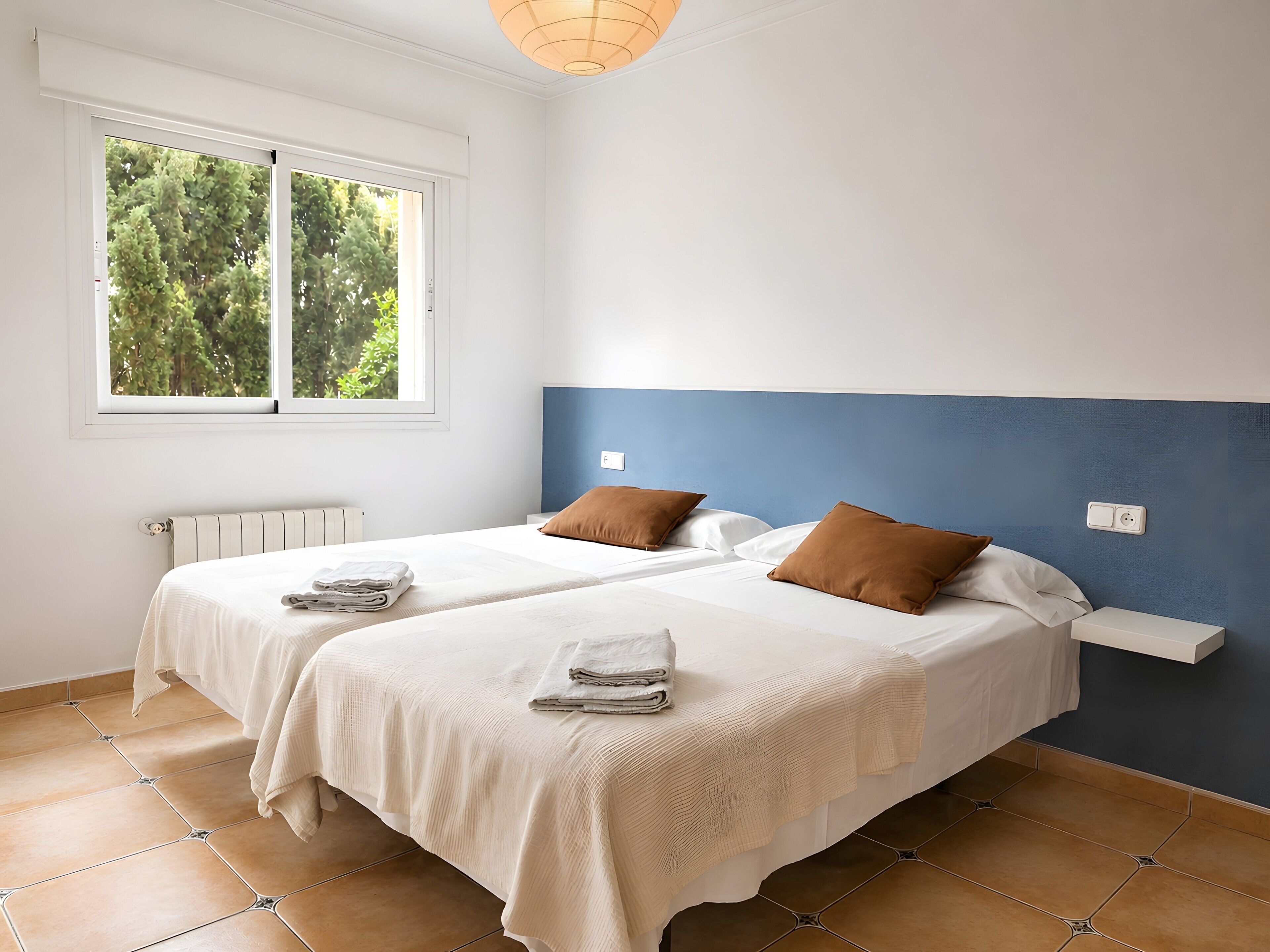 5 slaapkamers, een strijkplank/strijkijzer, gratis wifi, beddengoed