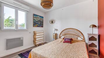 2 makuuhuonetta, silitysrauta/-lauta, ilmainen Wi-Fi, vuodevaatteet