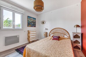 2 bedrooms, iron/ironing board, free WiFi, bed sheets - Villa Océan in Grayan with Private Pool (Grayan et l'Hôpital)