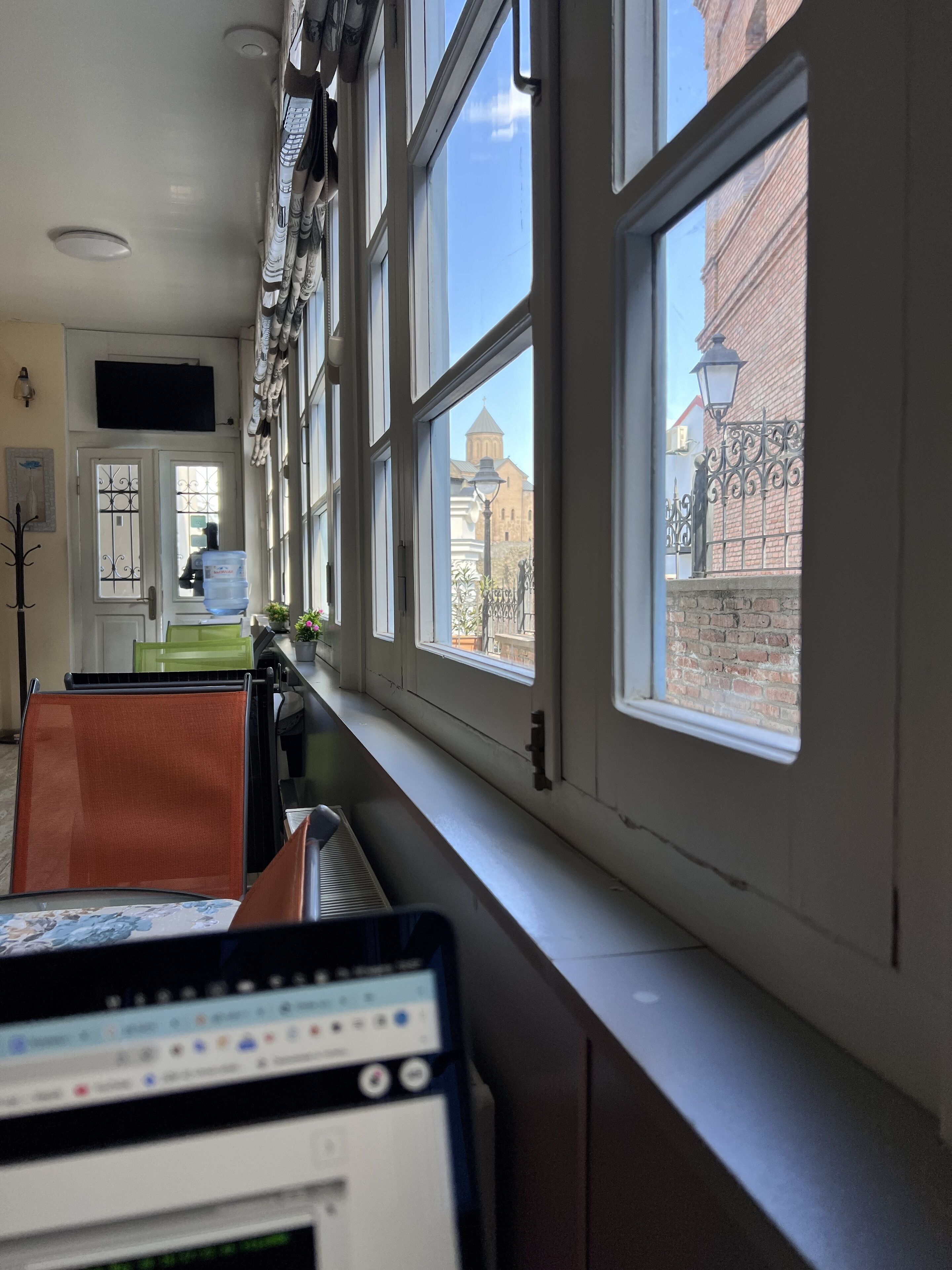 Dormitorio compartido clásico, solo para mujeres | Área de sala de estar