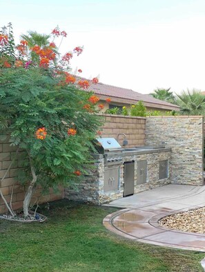 Terrace/patio - Villa at the Desert (Indio)