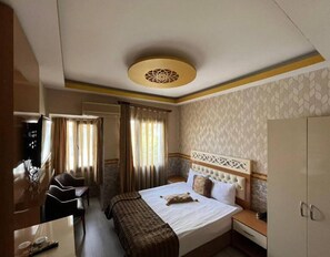 Double Room | Free WiFi - VATAN OTEL (Izmir)