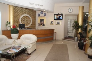 Reception - VATAN OTEL (Izmir)