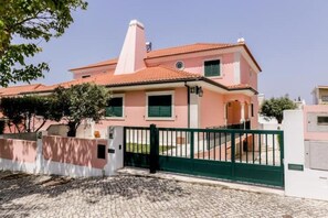 Exterior - Villa Ramiro / near Lisbon/ 3 bedrooms - own large pool (Azeitao)