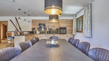 皇家公寓 (incl. Cleaning Fee 180€) | 起居區 | 50-吋電視,提供有線頻道