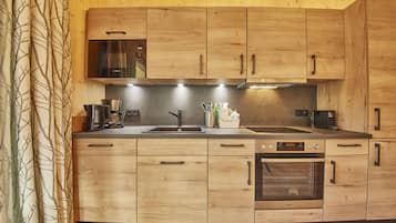 Luksus-lejlighed - 2 soveværelser - balkon (incl. Cleaning Fee 110€) | Privat køkken | Kaffe-/temaskine, elkedel