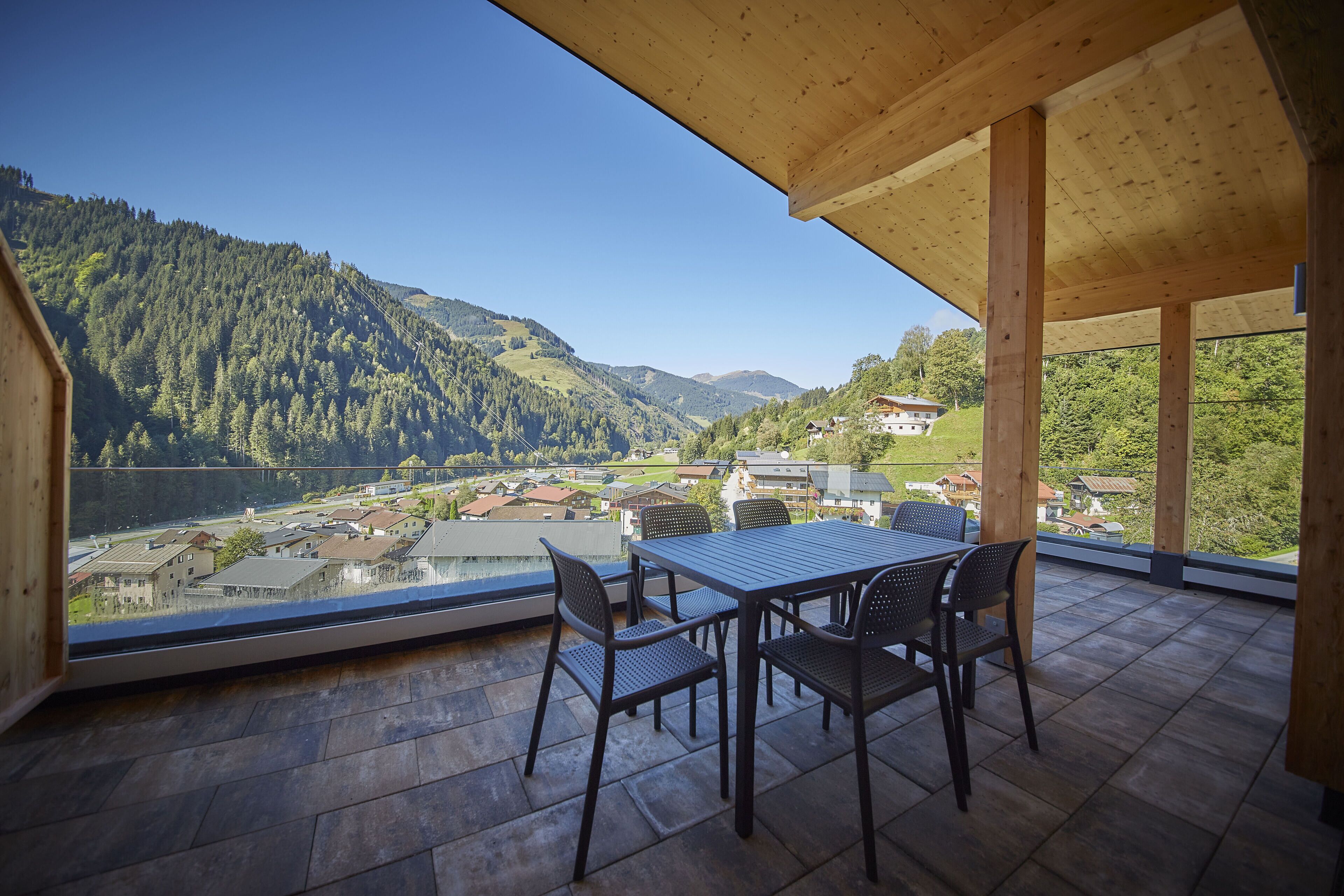 Luxury-Apartment, 2 Schlafzimmer, Balkon (incl. Cleaning Fee 110€) | Terrasse/Patio