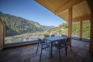 Appartement Luxe, 2 chambres, balcon (incl. Cleaning Fee 110€) | Terrasse/Patio