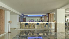 2 bars/lounges, poolside bar, beach bar - Ninos Grand Beach Hotel & Resort (Preveza)