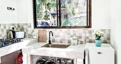 Spacious home 1BR with livingroom ,kitchen, Wi-Fi.